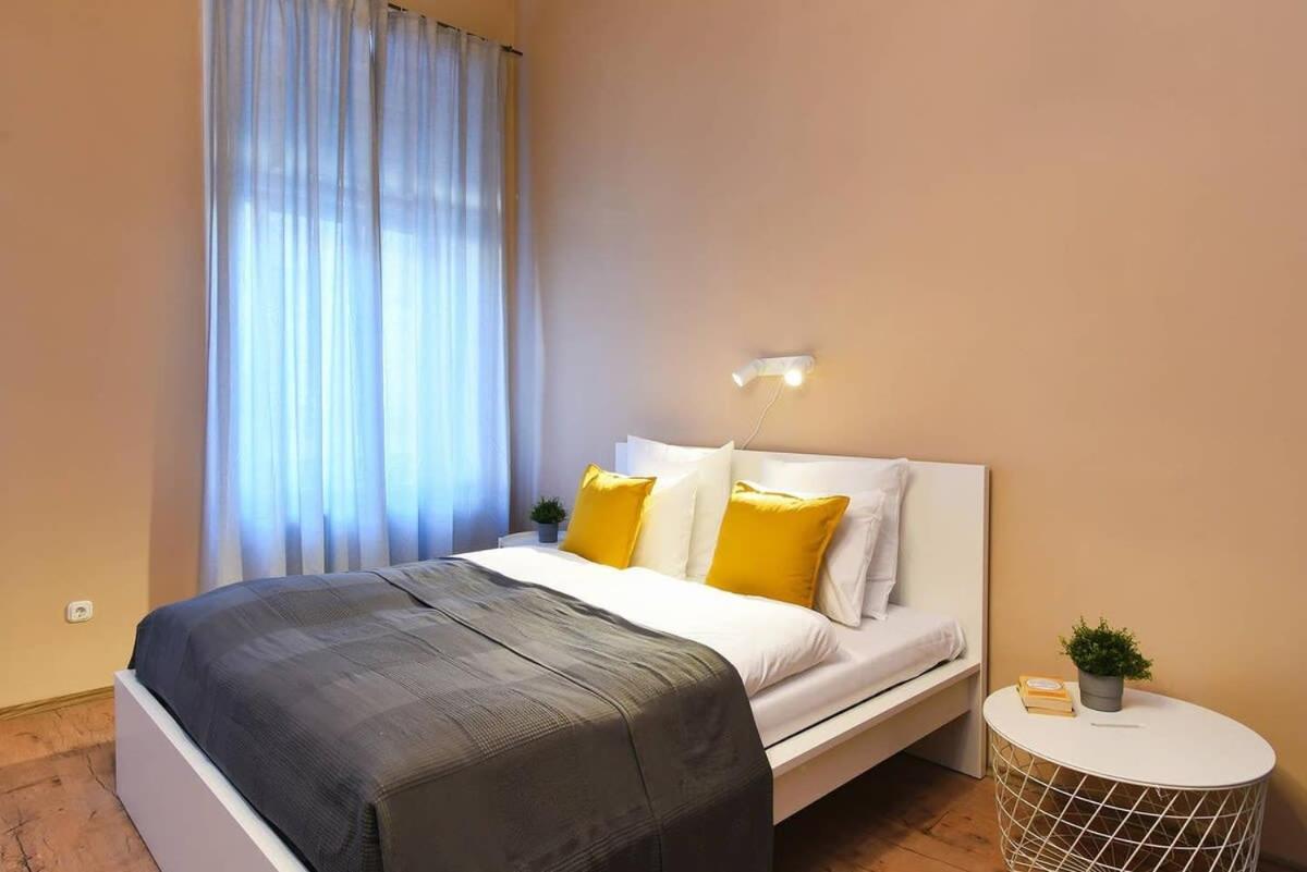 Very Central Very Spacious New Home Budapeste Exterior foto