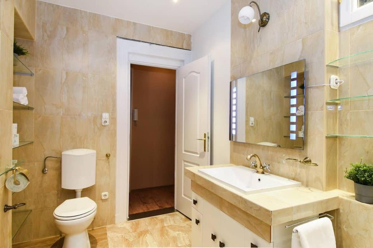 Very Central Very Spacious New Home Budapeste Exterior foto