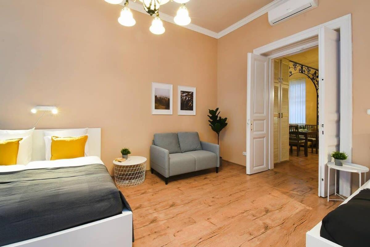 Very Central Very Spacious New Home Budapeste Exterior foto