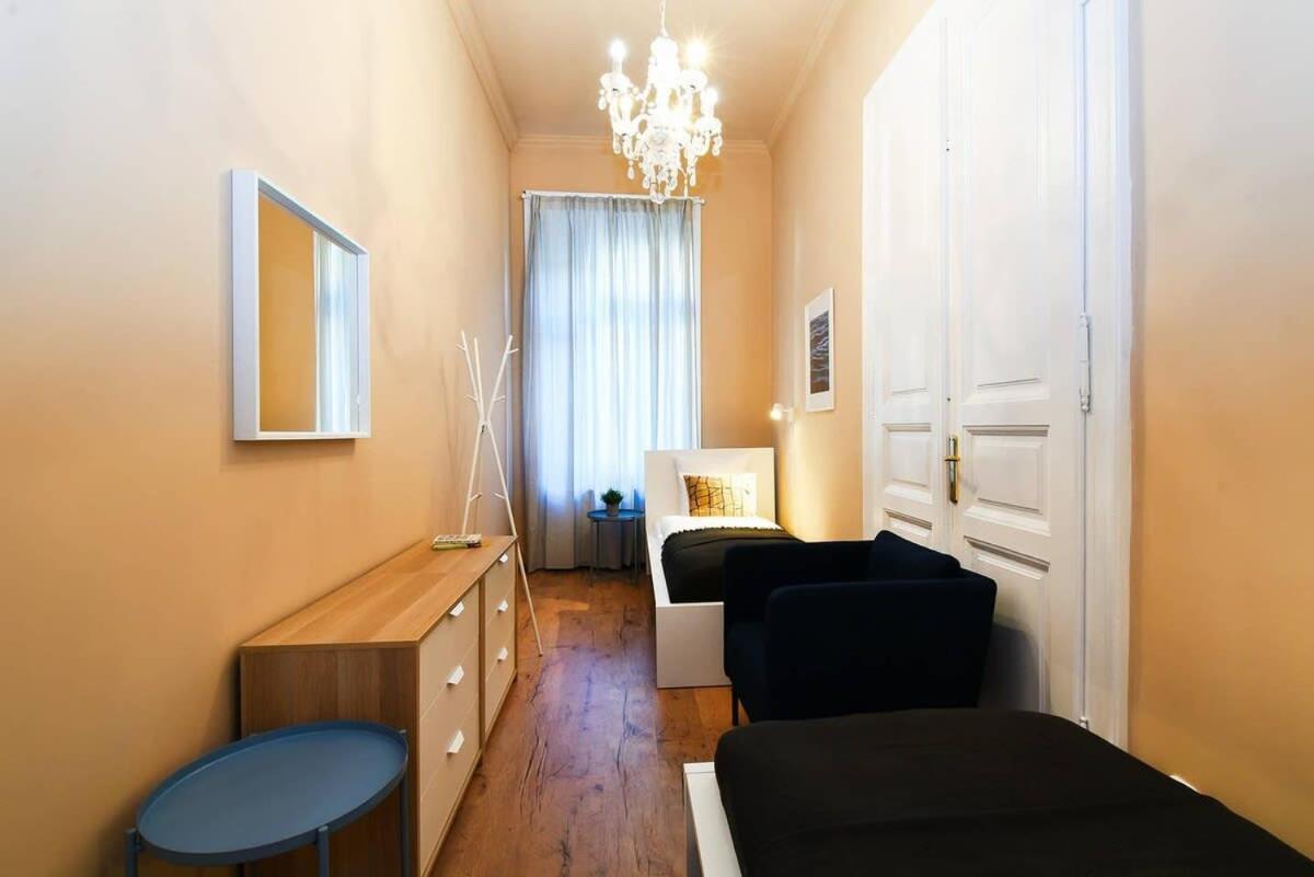 Very Central Very Spacious New Home Budapeste Exterior foto