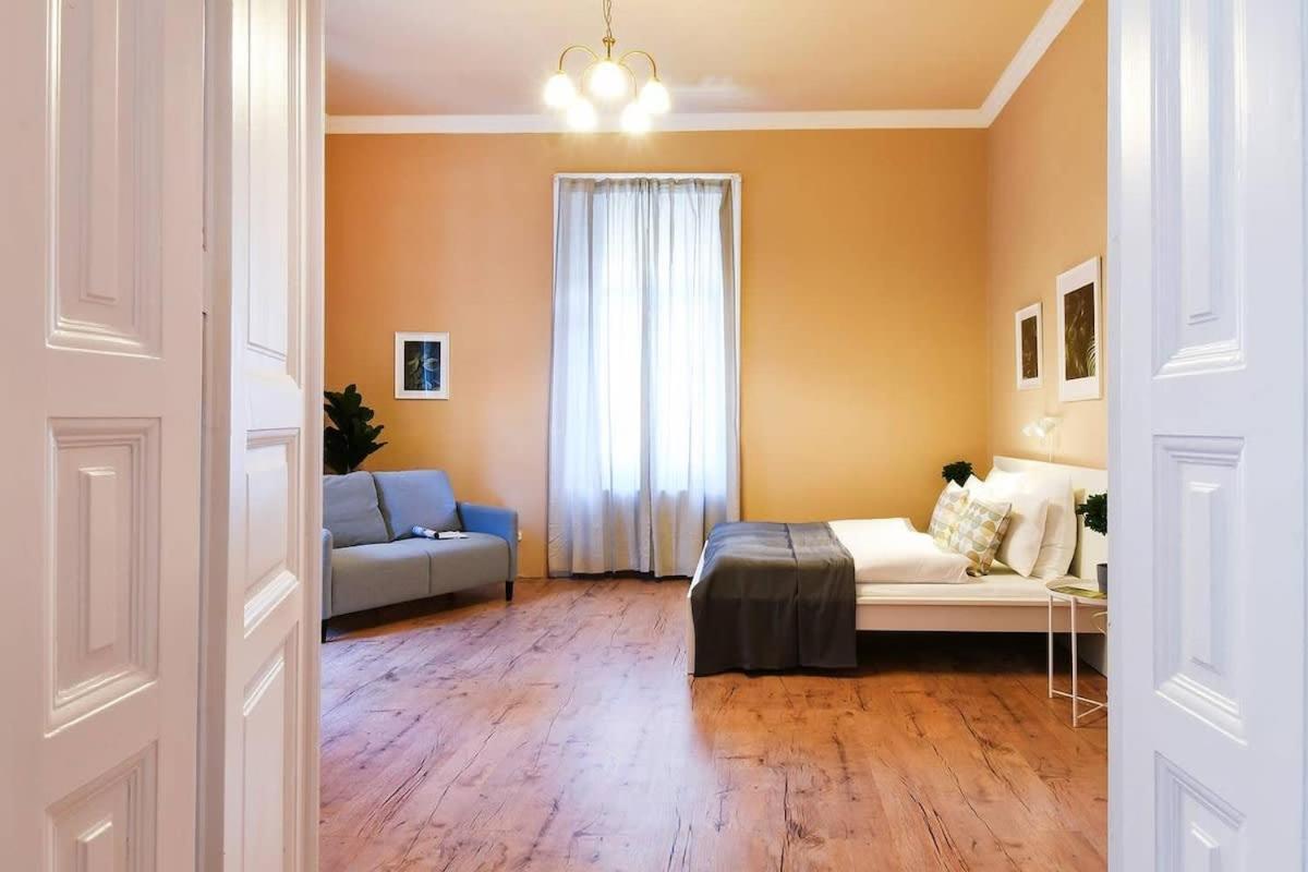 Very Central Very Spacious New Home Budapeste Exterior foto