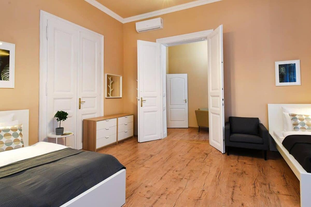 Very Central Very Spacious New Home Budapeste Exterior foto