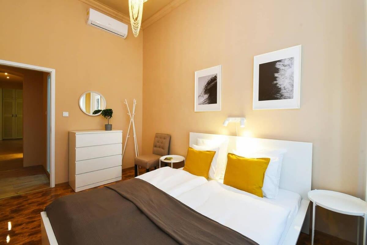 Very Central Very Spacious New Home Budapeste Exterior foto